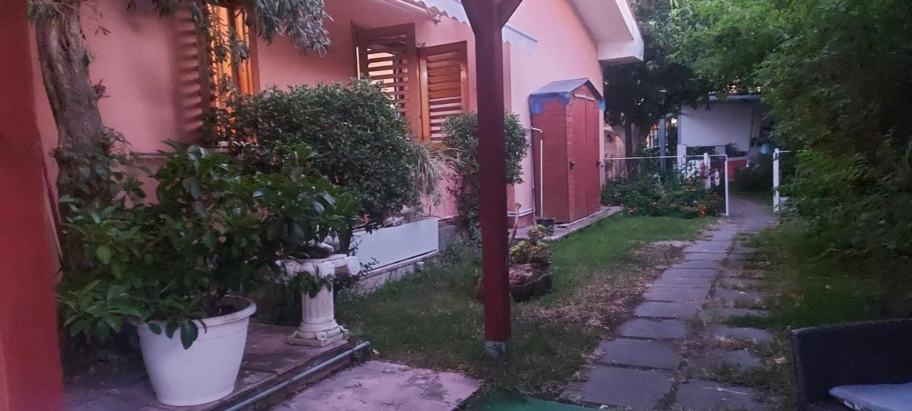 Stanza In Villa Con Giardino Con Box Doccia Idromassaggio Rent A Car Aci Bonaccorsi Екстериор снимка