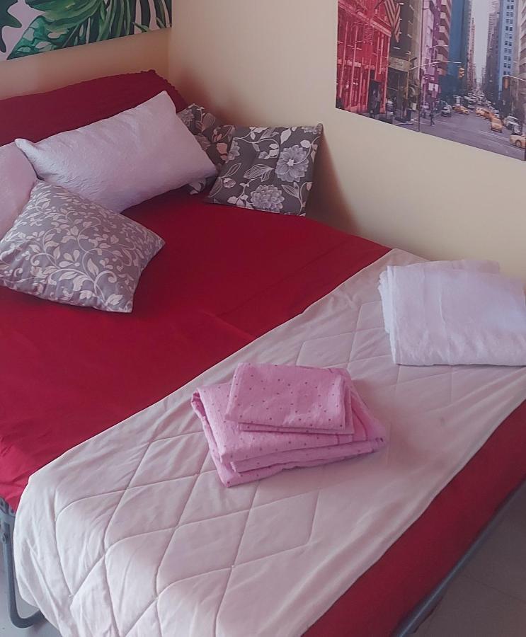 Stanza In Villa Con Giardino Con Box Doccia Idromassaggio Rent A Car Aci Bonaccorsi Екстериор снимка