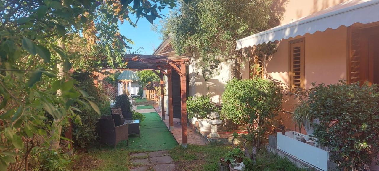 Stanza In Villa Con Giardino Con Box Doccia Idromassaggio Rent A Car Aci Bonaccorsi Екстериор снимка